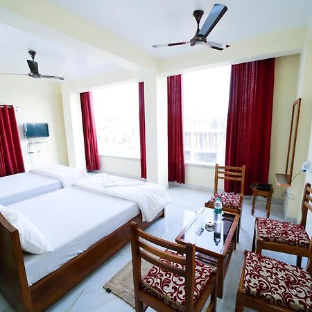 Rishika Guest House And Banquet Calcutta Buitenkant foto