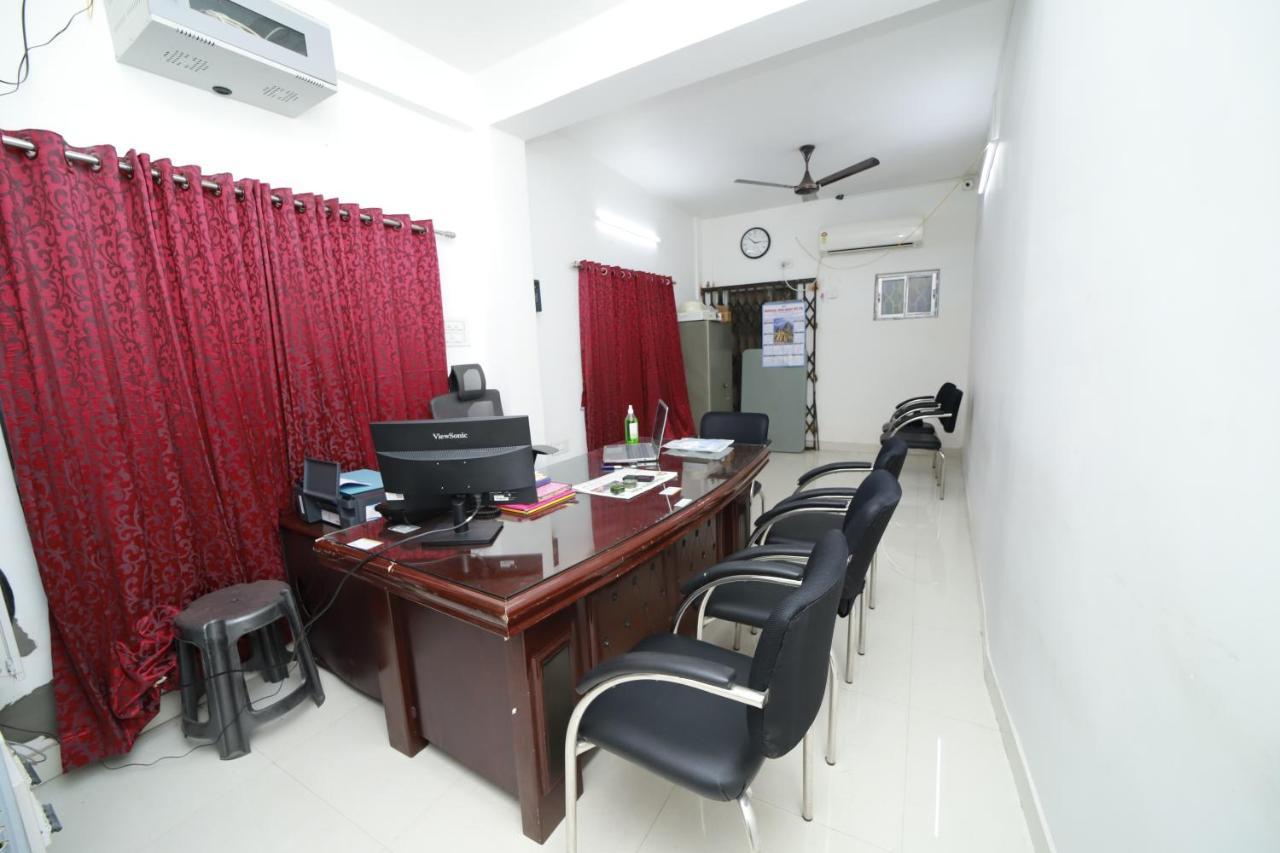 Rishika Guest House And Banquet Calcutta Buitenkant foto