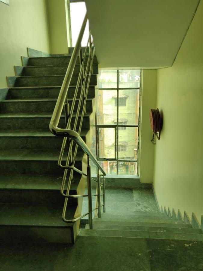 Rishika Guest House And Banquet Calcutta Buitenkant foto