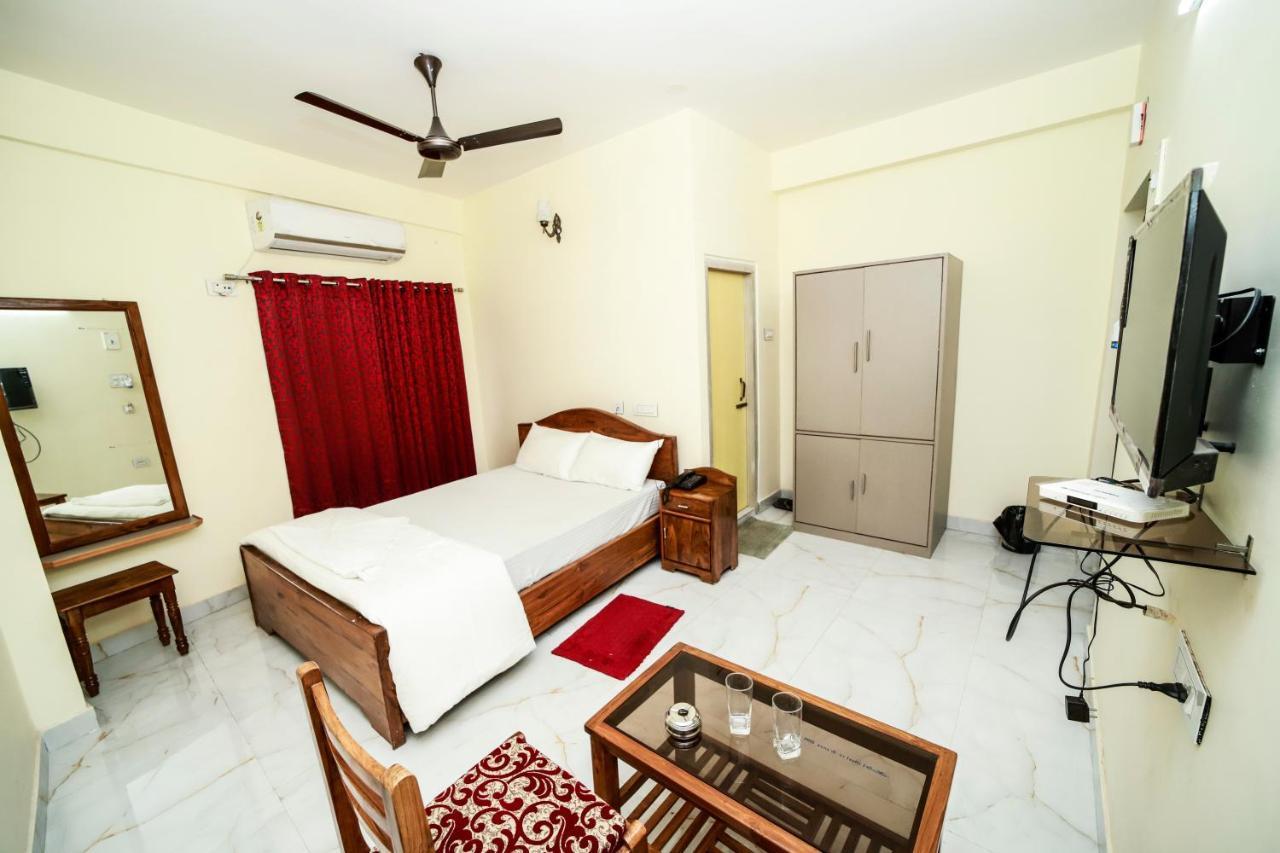 Rishika Guest House And Banquet Calcutta Buitenkant foto