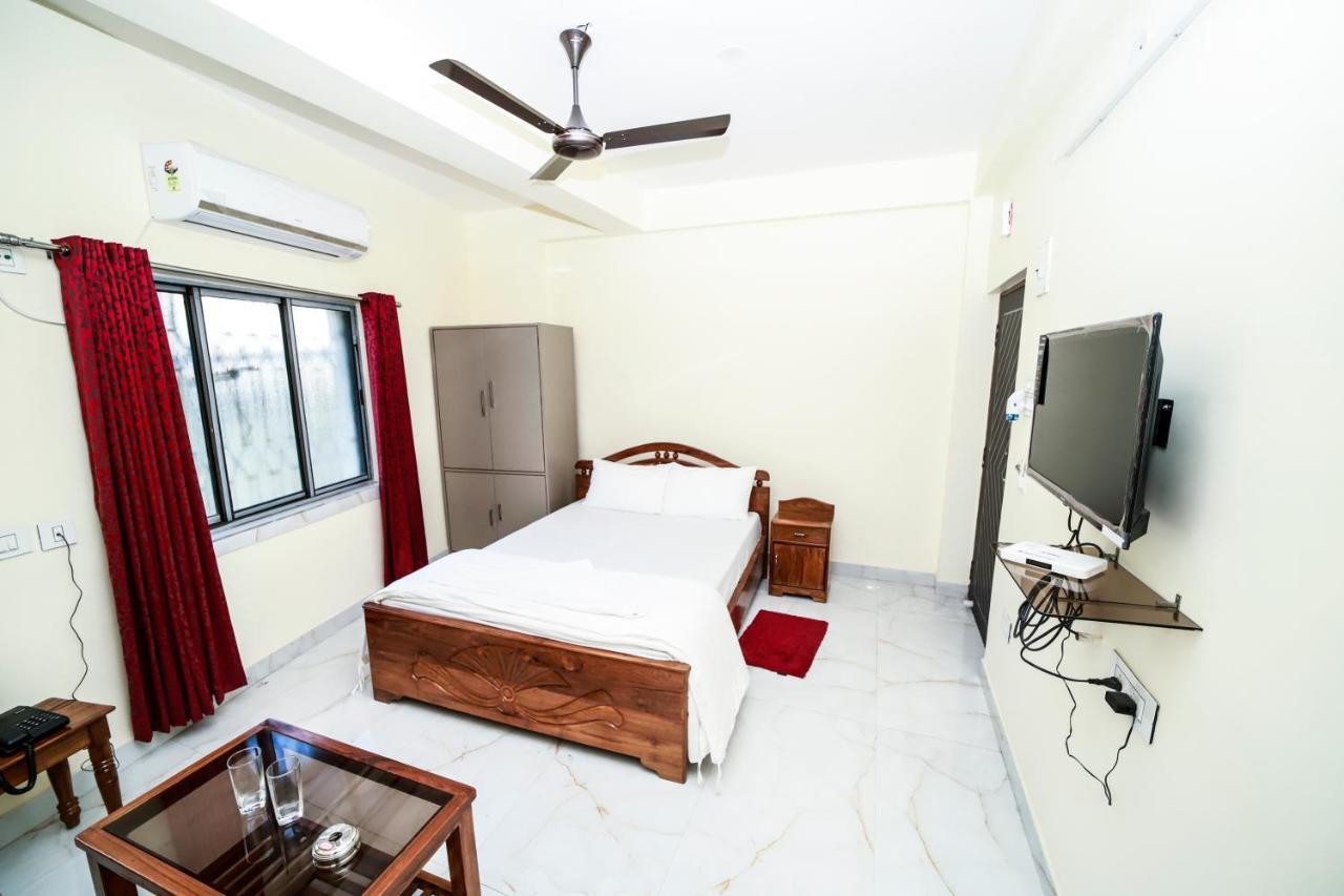 Rishika Guest House And Banquet Calcutta Buitenkant foto