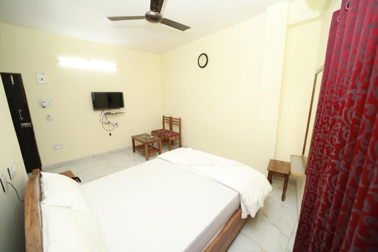 Rishika Guest House And Banquet Calcutta Buitenkant foto