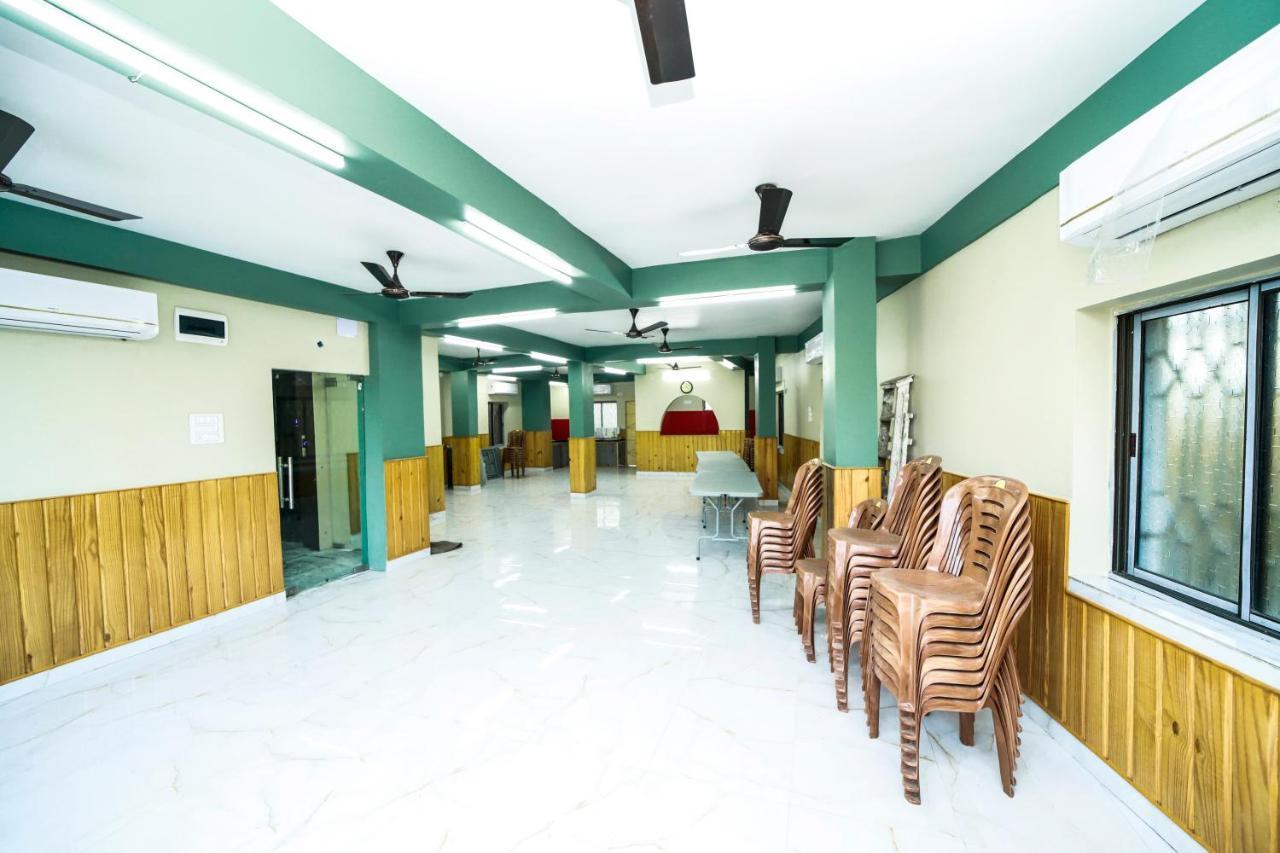 Rishika Guest House And Banquet Calcutta Buitenkant foto