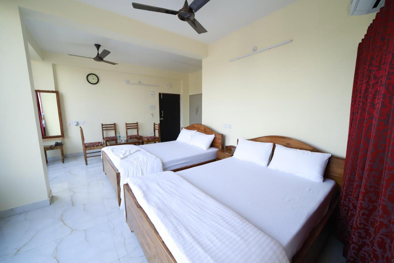 Rishika Guest House And Banquet Calcutta Buitenkant foto
