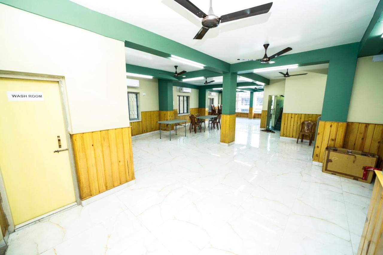 Rishika Guest House And Banquet Calcutta Buitenkant foto