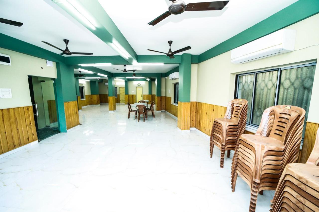 Rishika Guest House And Banquet Calcutta Buitenkant foto