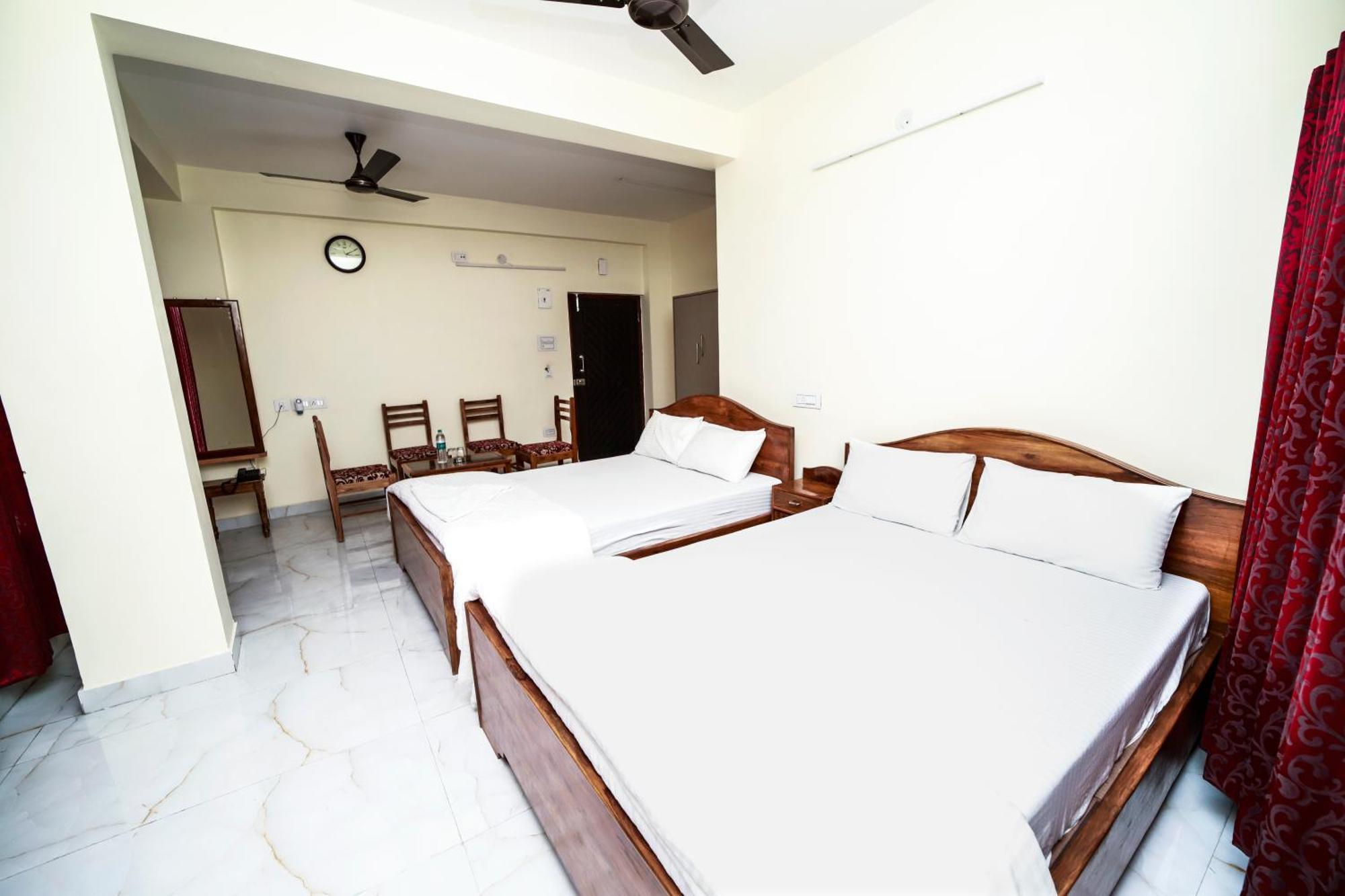 Rishika Guest House And Banquet Calcutta Buitenkant foto